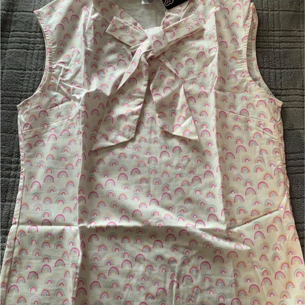 Retrolicious White Top with Pink and Yellow Rainbow Pattern